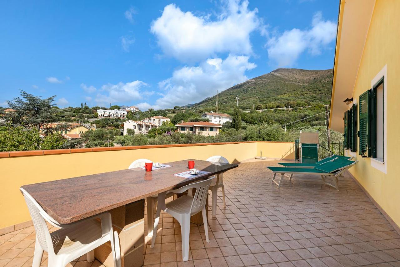 Apartamento La Casa Di Lady Ceriale Exterior foto