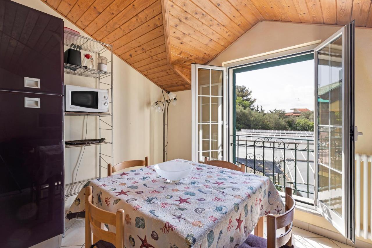 Apartamento La Casa Di Lady Ceriale Exterior foto